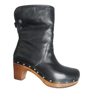 Ugg women's Size 8 black Leather boots lynnea wood heel fold over ankle